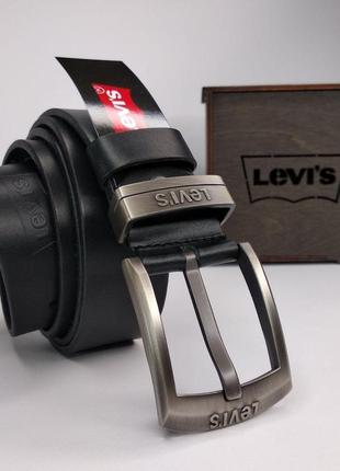Чоловічий чорний шкіряний ремінь levi's