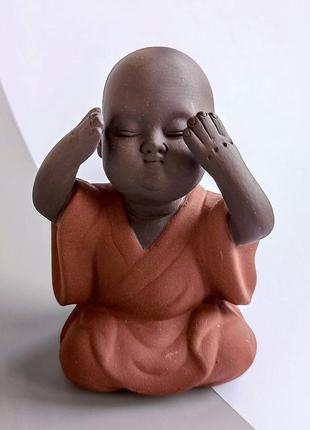Поющий чашень буддийский монах "ничего не вижу"