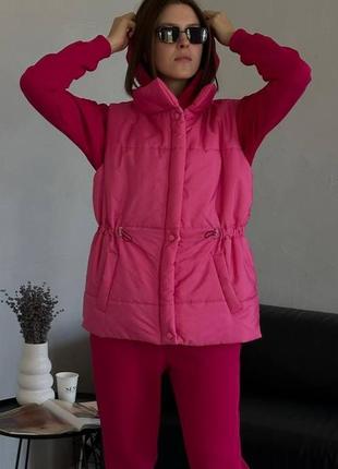 Стильний жіночий спортивний костюм малинового кольору, теплий костюм-трійка з жилетом