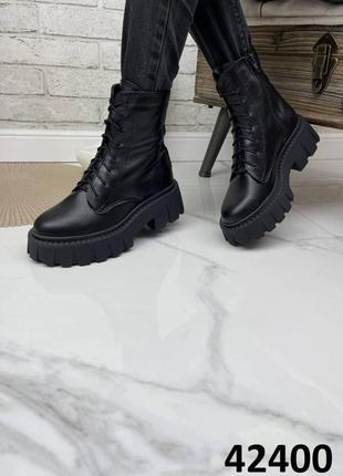 Демісезонні жіночі шкіряні ботинки чорного кольору, трендові жіночі ботинки на шнурівці4 фото
