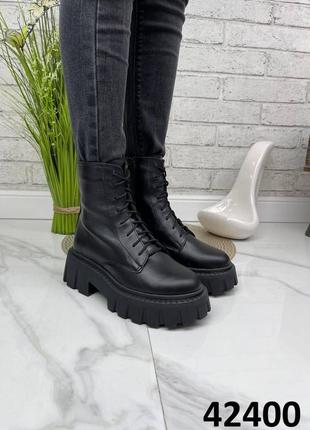 Демісезонні жіночі шкіряні ботинки чорного кольору, трендові жіночі ботинки на шнурівці3 фото