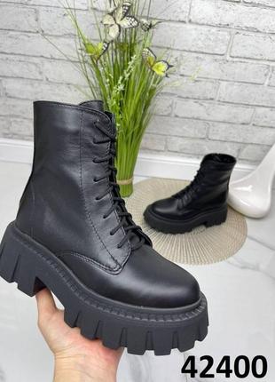 Демісезонні жіночі шкіряні ботинки чорного кольору, трендові жіночі ботинки на шнурівці2 фото