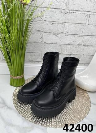 Демісезонні жіночі шкіряні ботинки чорного кольору, трендові жіночі ботинки на шнурівці5 фото