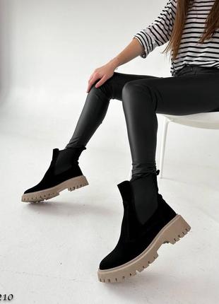 Зимові натуральні замшеві ботинки чорного кольору, трендові жіночі черевики челсі5 фото