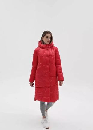 Красная зимняя женская куртка-пуховик
