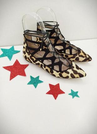 Шкіряні туфельки на шнуравке в оригінальний леопардовий принт1 фото