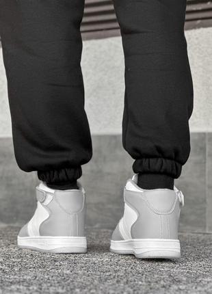 Стильные зимние серо-белые высокие кроссовки мужские,шнуровка+липучка, экокожа/эко мех, обувь на зиму5 фото