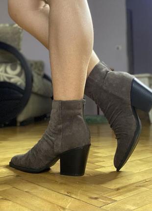 Шикарные сапожки, ботинкики козаки