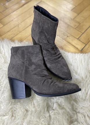 Шикарные сапожки, ботинкики козаки