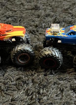 Игровой набор hot wheels monster trucks