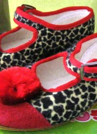 Новые нарядные туфельки на девочку 22 размера