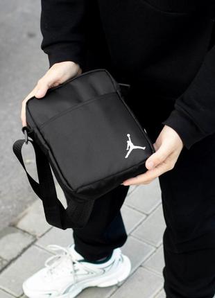 Мужская сумка мессенджер jordan casual черная спортивная барсетка тканевая сумка через плечо3 фото