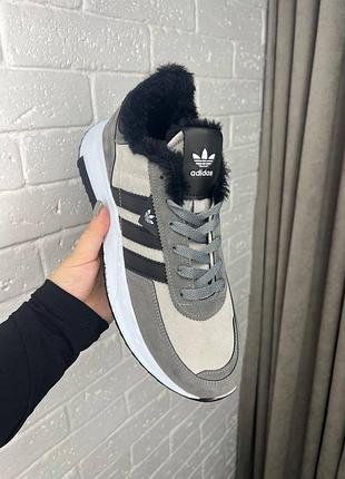 Кроссовки adidas зимние