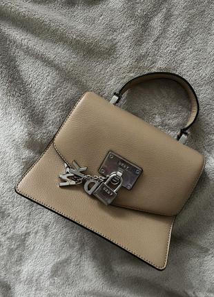 Красивая сумочка dkny elissa top handle leather satchel, оригинал из сша5 фото