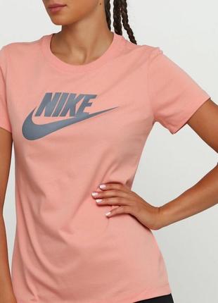 Стильна футболка the nike tee