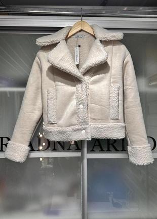 Стильна тепла коротка жіноча дублянка баранчик куртка3 фото