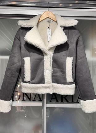 Стильная теплая короткая женская дубленка барашек куртка2 фото