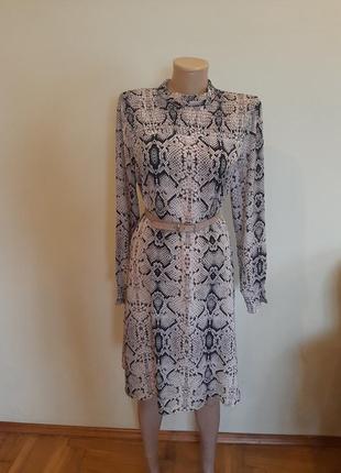 Платье шифоновое в змеиный принт