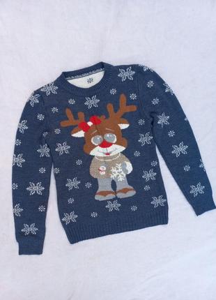 Теплый трикотажный новогодний свитер с оленем