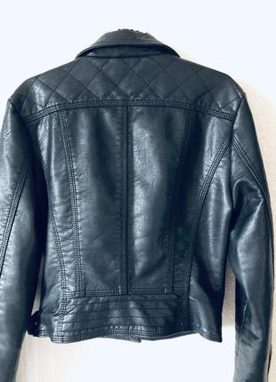 Куртка косуха кожаная чёрная короткая женская6 фото