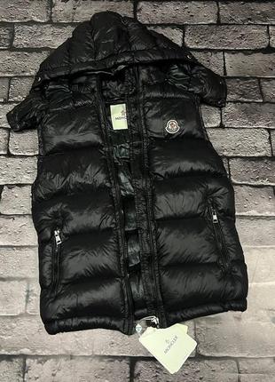 Жіноча жилетка moncler