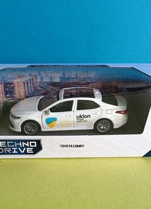 Іграшка автомодель toyota camry uclon