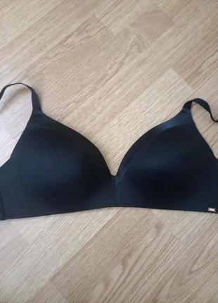 Бюстгальтер без кісточки