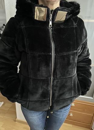 Курточка зі штучного хутра2 фото