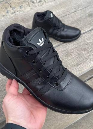 Мужские кожаные зимние кроссовки adidas