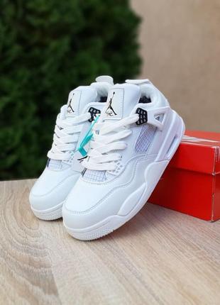 Зимові жіночі кросівки nike air jordan 4 retro winter psg white black fur білого з чорним кольорів хутро