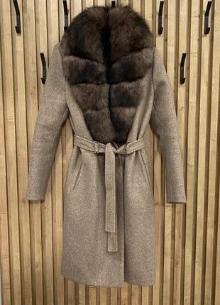 Пальто с натуральным мехом