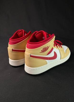 Кросівки jordan 0 mid light cardinal curry2 фото