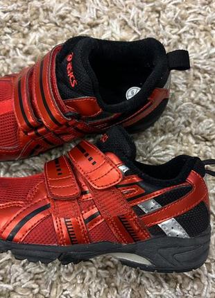 Яркие кроссовки на мальчика asics 27 размер 17 см стелька