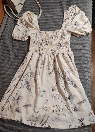 Сукня з квітковим узором і об'ємними рукавами2 фото