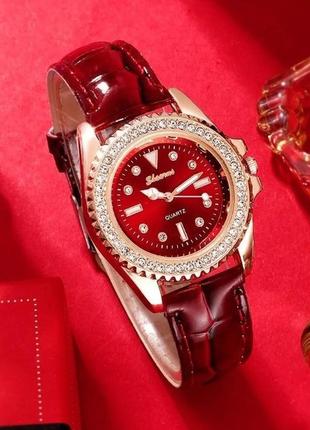 Женские часы shaarms с красным ремешком из экокожи + набор бижутерии6 фото
