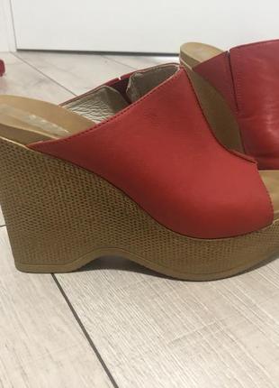 Шкіряні босоніжки