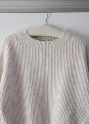 Укороченный молочный свитер с шерстью и альпакой от &amp; other stories2 фото