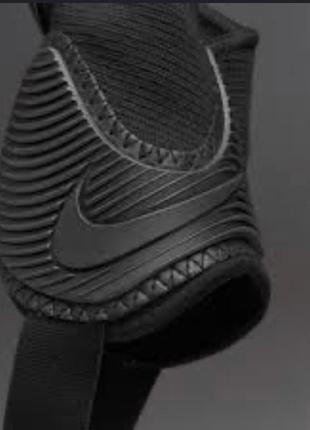 Детские футбольные щитки nike protegga flex sp0314-010