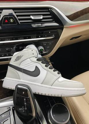 Жіночі кросівки  jordan 1 mid light grey8 фото