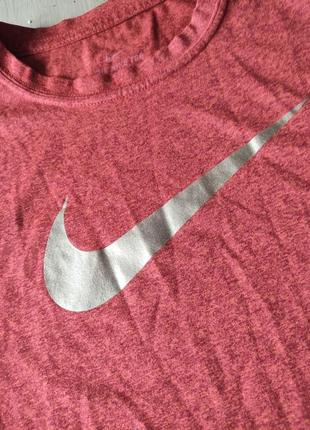 Фирменная женская спортивная футболка  nike dri-fit, оригинал. размер м.3 фото