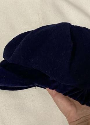 Стильна жіноча оксамитова кепка (італія) у відмінному стані.4 фото