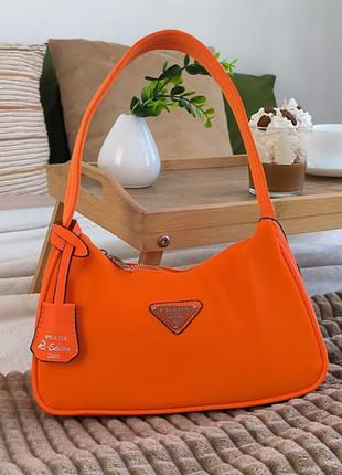 Женская сумка prada re-edition 2005 orange3 фото