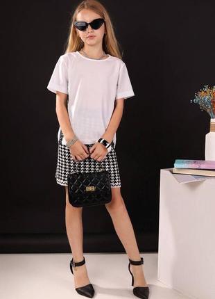 Ніжні дитячі молочні блузи з мереживом