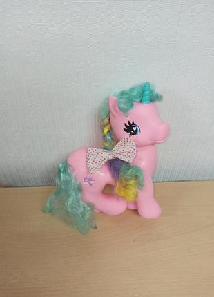 Поні велика біля 25 см