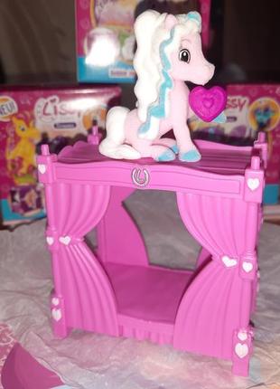 Игровая фигурка lissy pony с кроваткой