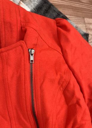Яскрава помаранчева куртка косуха7 фото