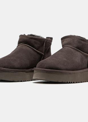 Угги на платформе ugg Fuzz Brook Mørkeblå bluse med ballonærmer og rund hals