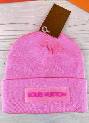 Розовая женская шапка