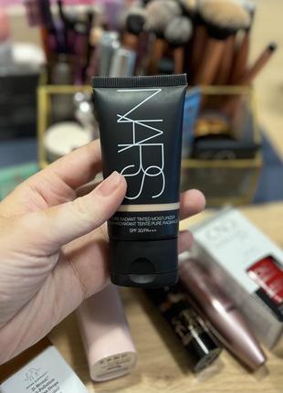 Nars pure radiant tinted moisturiser