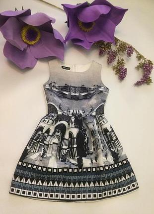 Платье с печатным рисунком